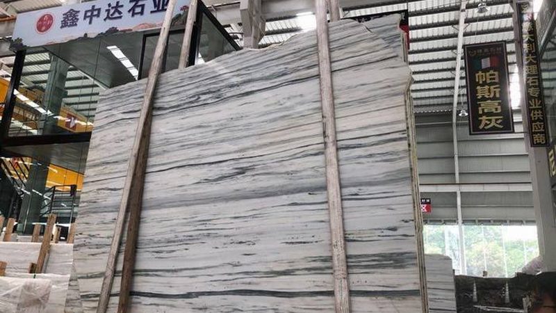 石材质量是石材批发过程中的关键因素。在选购石材时，要关注以下方面：